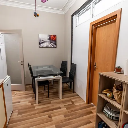 Levski 3br Retreat Апартаменты *